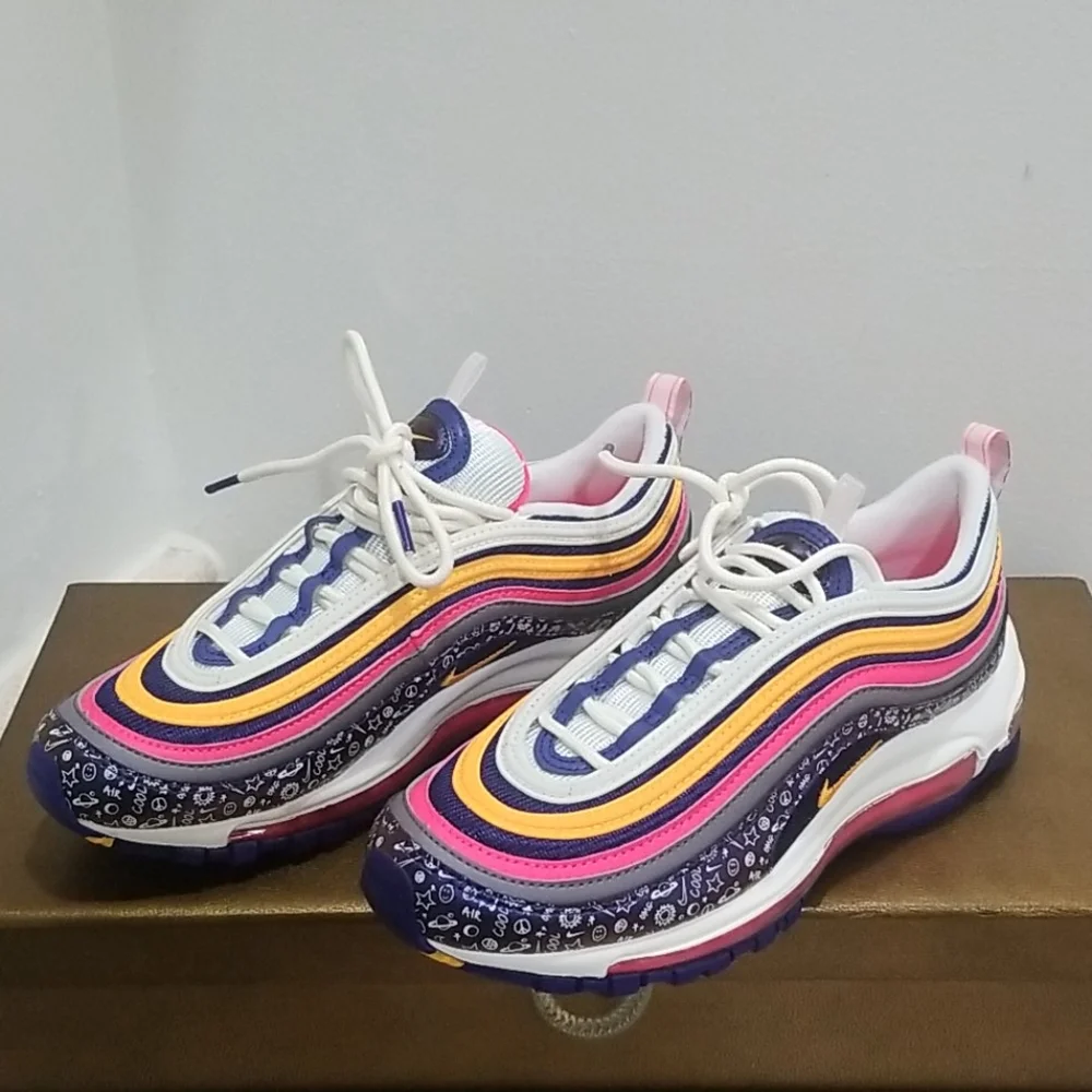 3×Hp🐞🦋 Nike air max youth size 5 big girls